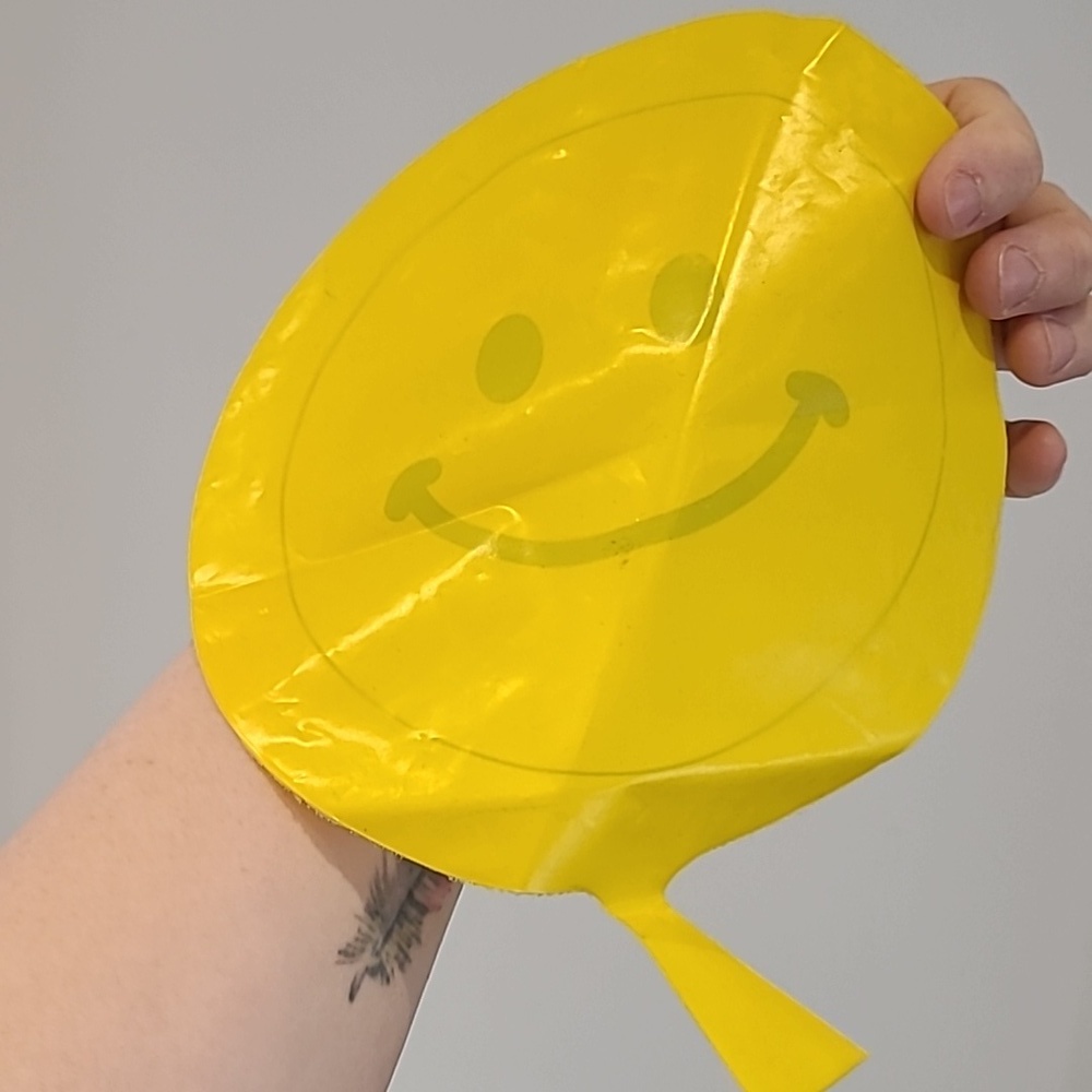 Vintage 90s smiley face birthday party bundle - Picture 5 of 9